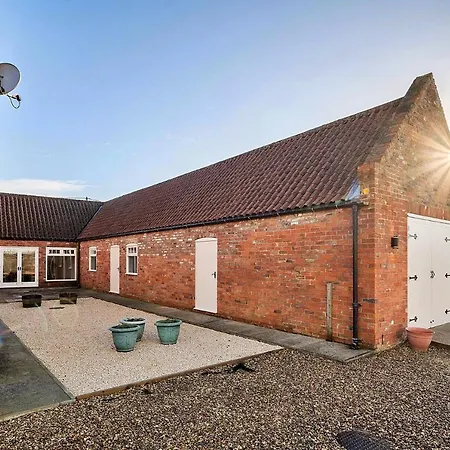 Finest Retreats - South Barn Villa Winestead Exterior photo